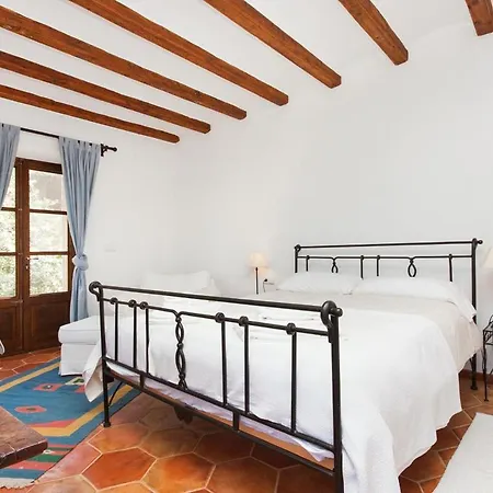 Estel Villa *